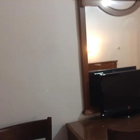 Jason Hotel Wolos